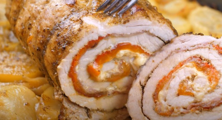Горячее блюдо на праздничный стол. Мясной рулет на Новый год