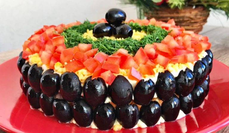 Очень красивый и вкусный салат «Карнавальная ночь»
