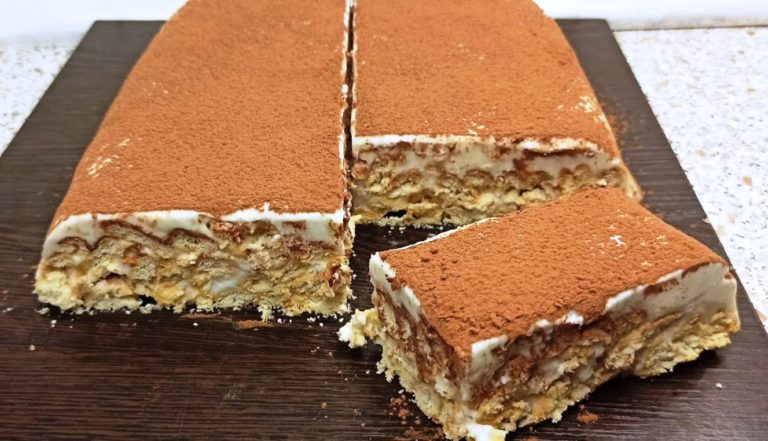 Торт из печенья со сметанным кремом