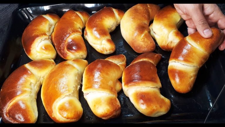Фирменные воздушные булочки рогалики к чаю. Любимая выпечка