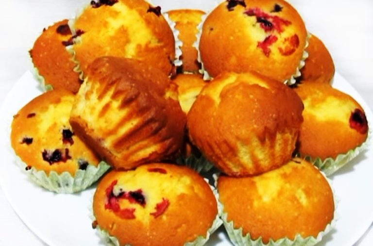 Кексы с начинкой из варенья