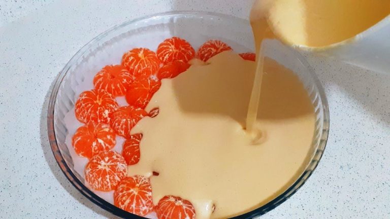 Шарлотка с мандаринами