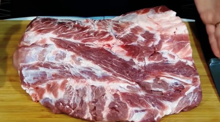 Смазываю маринадом и запекаю. Божественное мясо: праздничный вариант