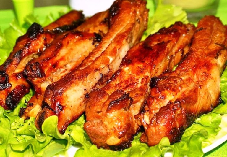 Запеченное мясо в духовке