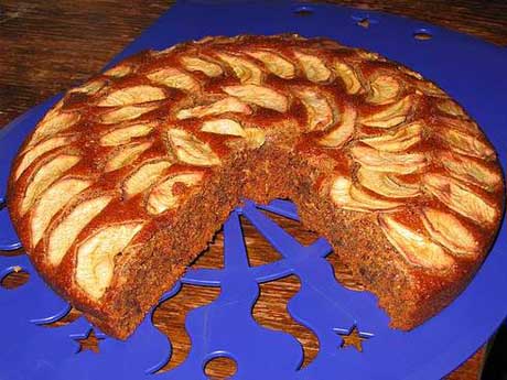 Постная коврижка с яблоками