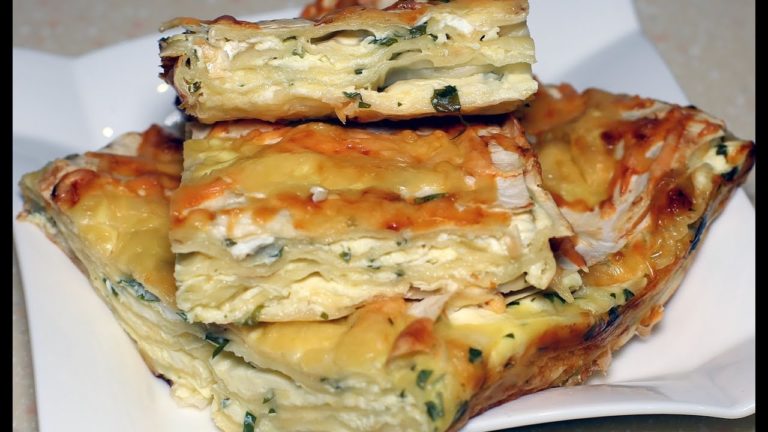 Банальный лаваш, а какая вкуснятина. Простой и быстрый сырный пирог из лаваша