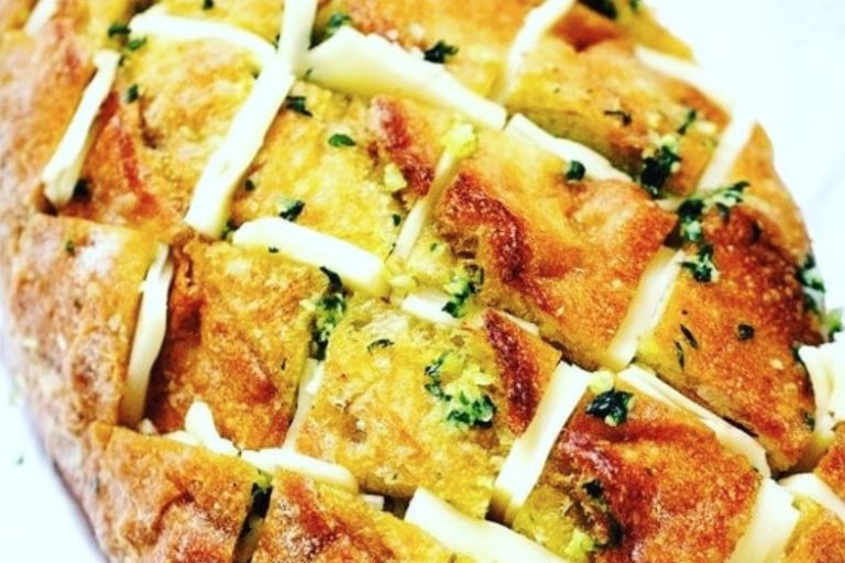 ЧЕСНОЧНЫЙ ХЛЕБ С СЫРОМ — ПРОСТО И НЕВЕРОЯТНО ВКУСНО