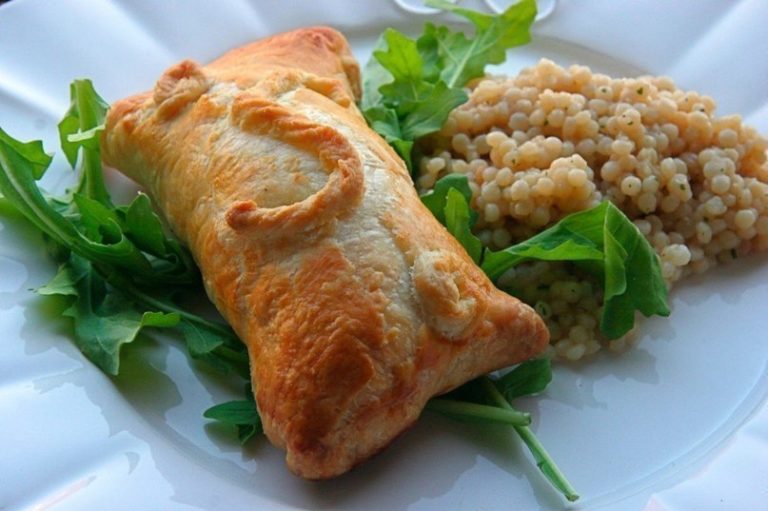 Пирожки с курицей и сливочным сыром
