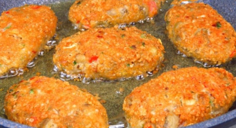 Котлеты из баклажанов получаются вкуснее мясных. Нежное и сочное овощное блюдо