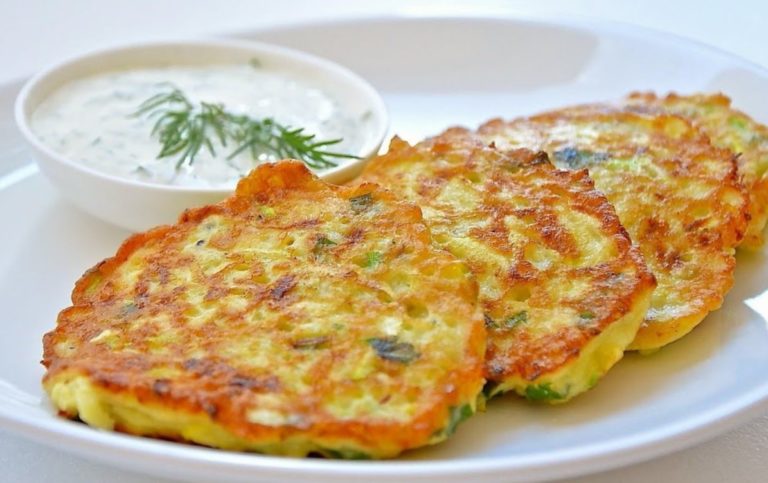 Оладушки из кабачков (цукини, патиссоны). Простые в приготовлении и вкусные