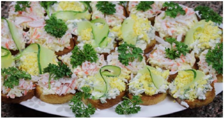 Ароматные чесночные гренки: и быстрый перекус, и шикарное украшение праздничного стола