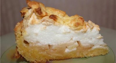 Изумительный яблочный пирог с мягким безе — красивый, вкусный и мягкий