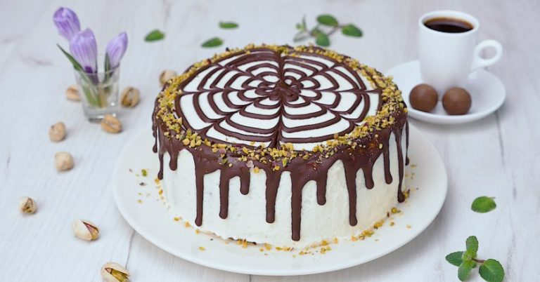 Торт из галетного печенья с заварным кремом: вкусный десерт без выпечки