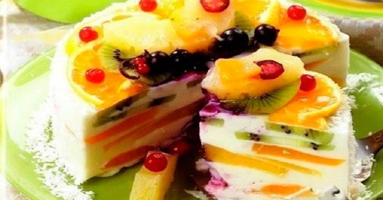 Творожный торт с фруктами: вкусный десерт без выпечки