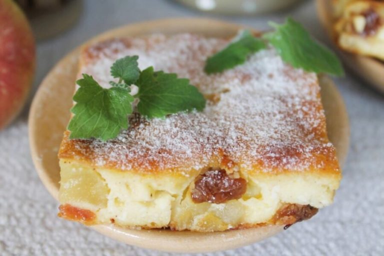 ТВОРОЖНАЯ ЗАПЕКАНКА С ЯБЛОКАМИ И КОРИЦЕЙ