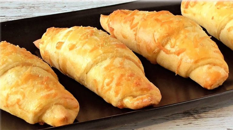Быстрые булочки-рогалики с сыром и зеленью