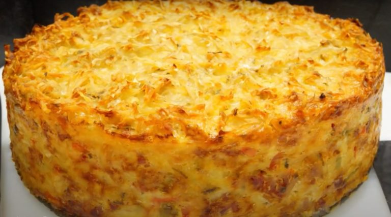 Рецепт мясного торта на Рождество. Просто и насыщенно