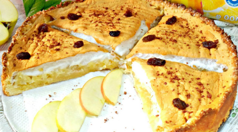 Очень вкусный и нежный яблочный пирог с безе