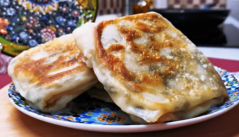 Вкусные и простые лепешки с начинкой
