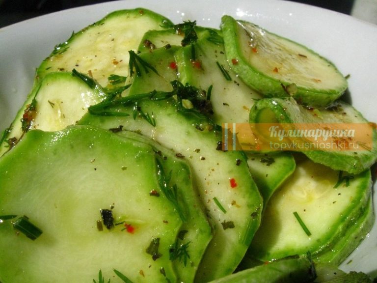 Маринованные кабачки. Закуска, которая сметается со стола в два счета