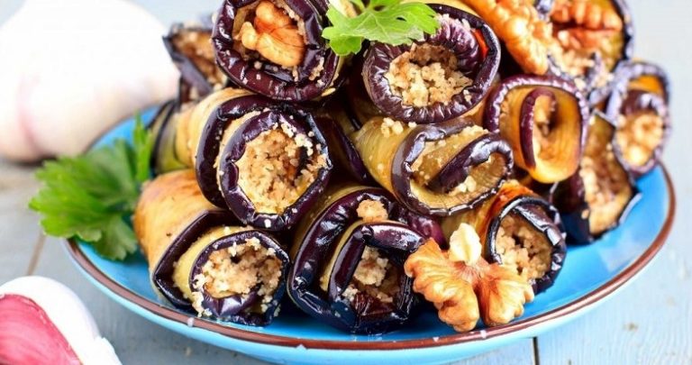 АППЕТИТНЫЕ РУЛЕТИКИ ИЗ БАКЛАЖАНОВ: 8 ВКУСНЕЙШИХ РЕЦЕПТОВ ХОЛОДНОЙ И ГОРЯЧЕЙ ЗАКУСКИ