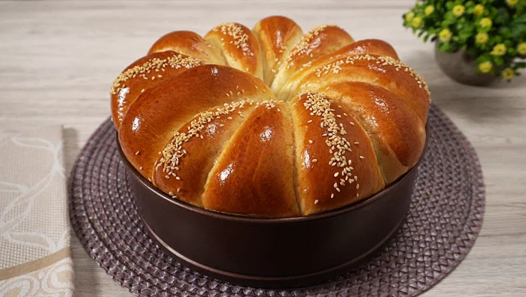 Этот пирог просто чудо, какой вкусный: пышное тесто и очень сочная начинка