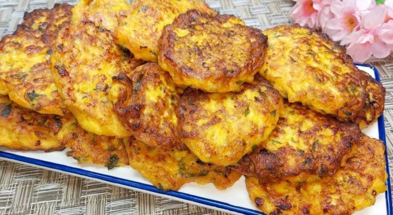 Из одной куриной грудки большая гора котлет. Вкусные и сочные: домашний рецепт