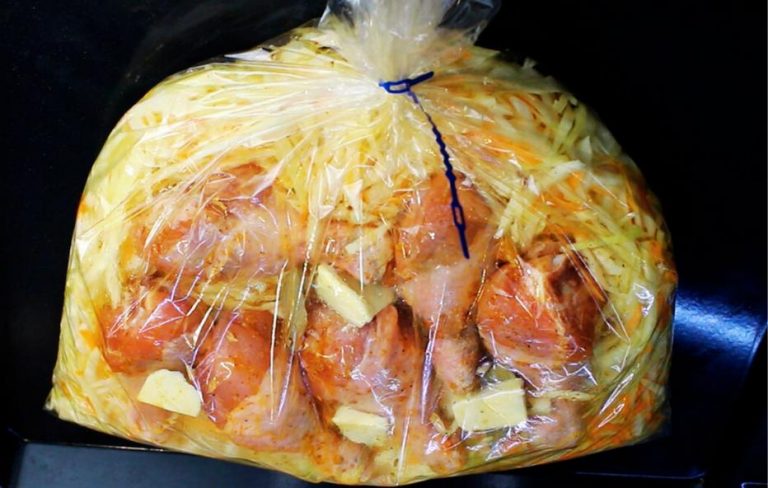 Курица с капустой в рукаве. Сытно, вкусно и просто