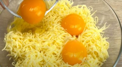Просто смешайте сыр с яйцами и пожарьте на сковороде. Новый рецепт супер вкусного омлета