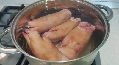 С возрастом начала готовить свиные ноги. Для людей с проблемными суставами самое то: рецепт