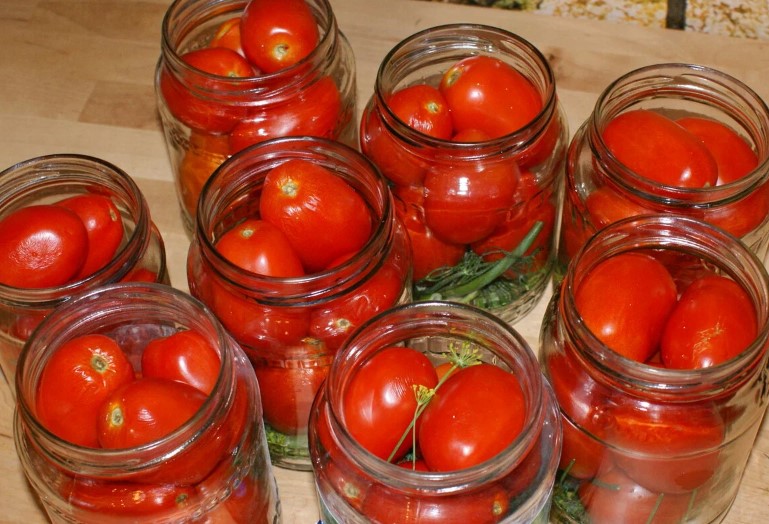 Рецепт, ну очень вкусных сахарных помидор на зиму. Рассол выпивается литрами