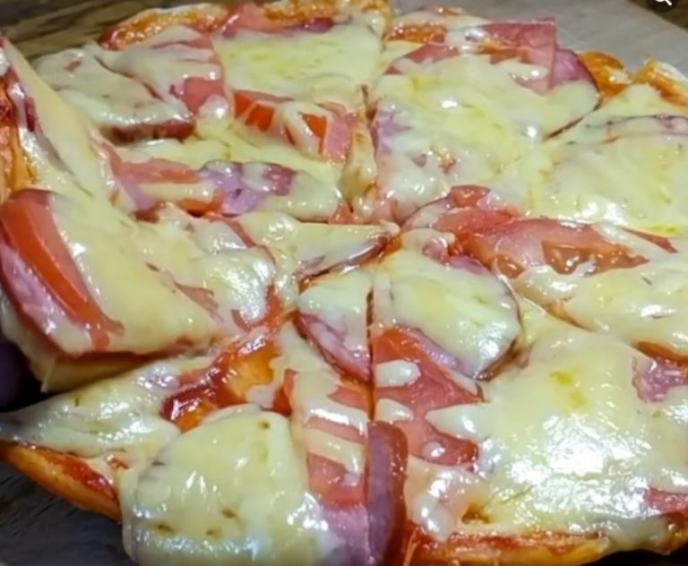 Очень вкусная и быстрая пицца на сковороде всего за 10 минут