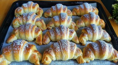 Круасcаны простым и супер вкусным способом . Всего если у вас есть 1 яйцо, молоко и мука