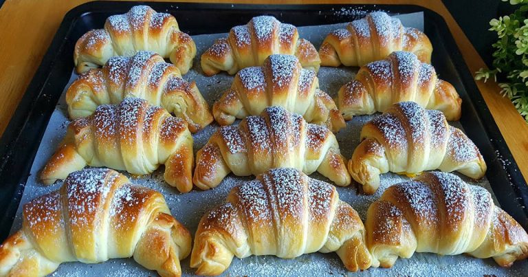 Круасcаны простым и супер вкусным способом . Всего если у вас есть 1 яйцо, молоко и мука
