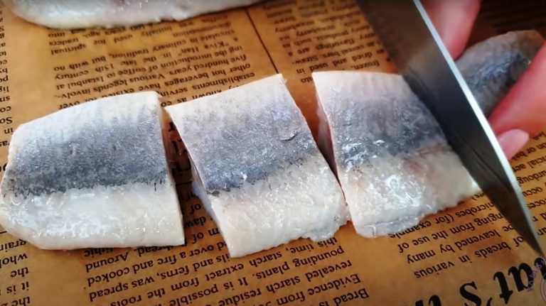 Бутерброды с селёдкой — вкуснее красной икры. Простой рецепт за 3 минуты