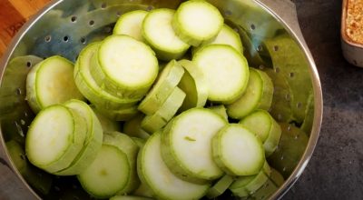 Едим с удовольствием всё лето и про мясо забыли: Кабачки в хрустящей шубе с шикарным соусом