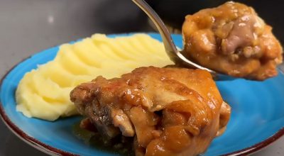 Курица по-еврейски с луковым соусом