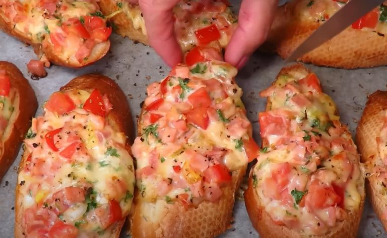 Пицца-бутерброд для детей и взрослых: вкусная горячая закуска за 10 минут