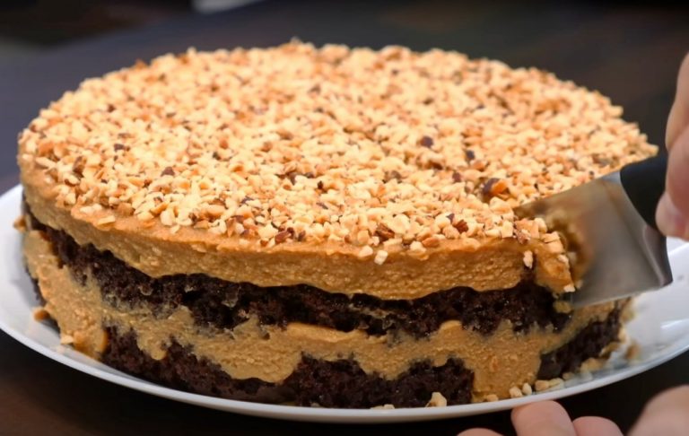 Вкус детства, усиленный в 10 раз: торт «Орешек» с варёной сгущёнкой. Тает во рту, а рецепт проще, чем кажется