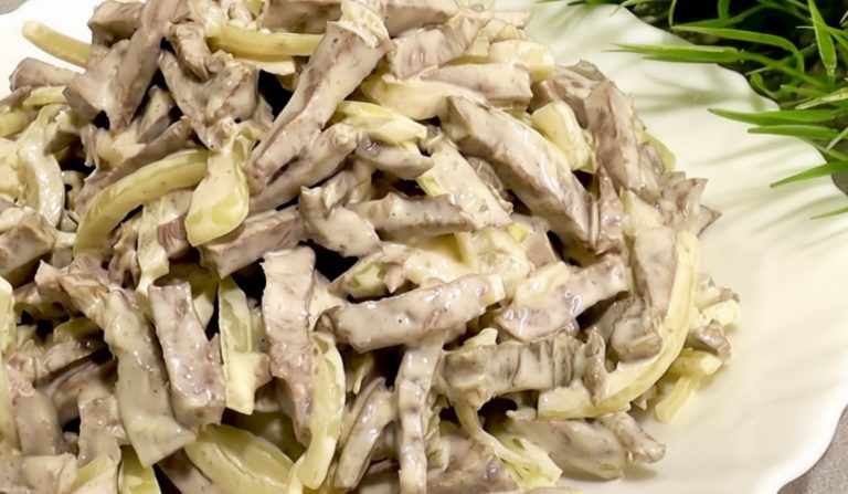 Салат «Елена» — деликатес для праздника всего из двух продуктов