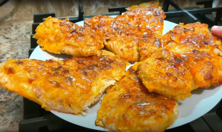 Бархатное куриное филе в духовке с волшебной заливкой (без сыра)