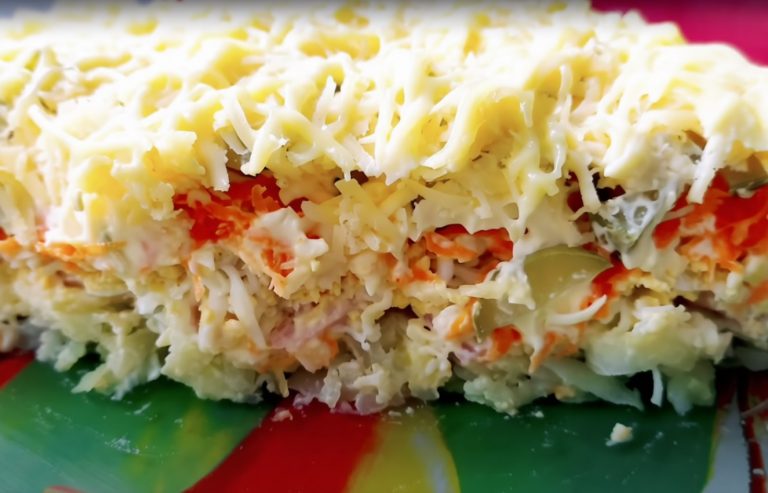Салат «Нежный» с ветчиной и сыром