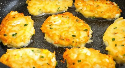 Готовится проще, чем оладьи, а результат вкуснее пирожков: феноменальное блюдо для ленивого утра