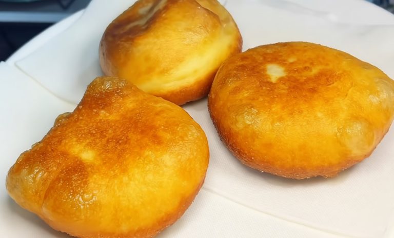 Золотистые ароматные беляши с сочной начинкой