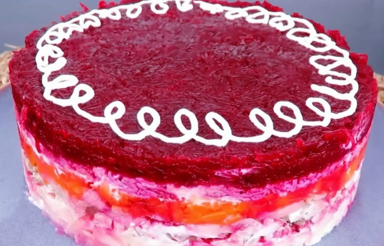 Салат «Мясная шуба»— яркий праздничный салат на Новый Год