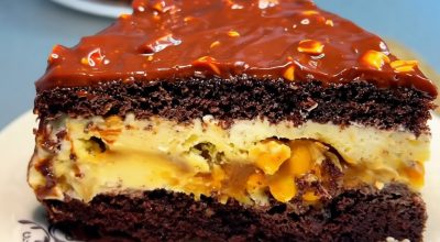 Невероятно вкусный торт «Сникерс». Простой рецепт к Новому году