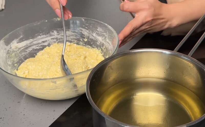 Творожные пончики с корицей: быстро и вкусно. Простейший рецепт - 15 минут и готово!