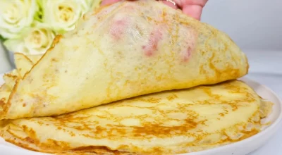 Больше не пеку обычные блины: добавляю секретный ингредиент, и они получаются «шелковыми» (не рвутся и тают во рту)