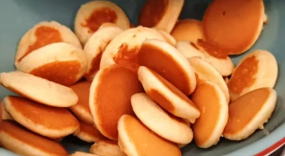 Всего 3 яйца и стакан муки: мини панкейки на завтрак за считанные минуты — лучше любого кекса