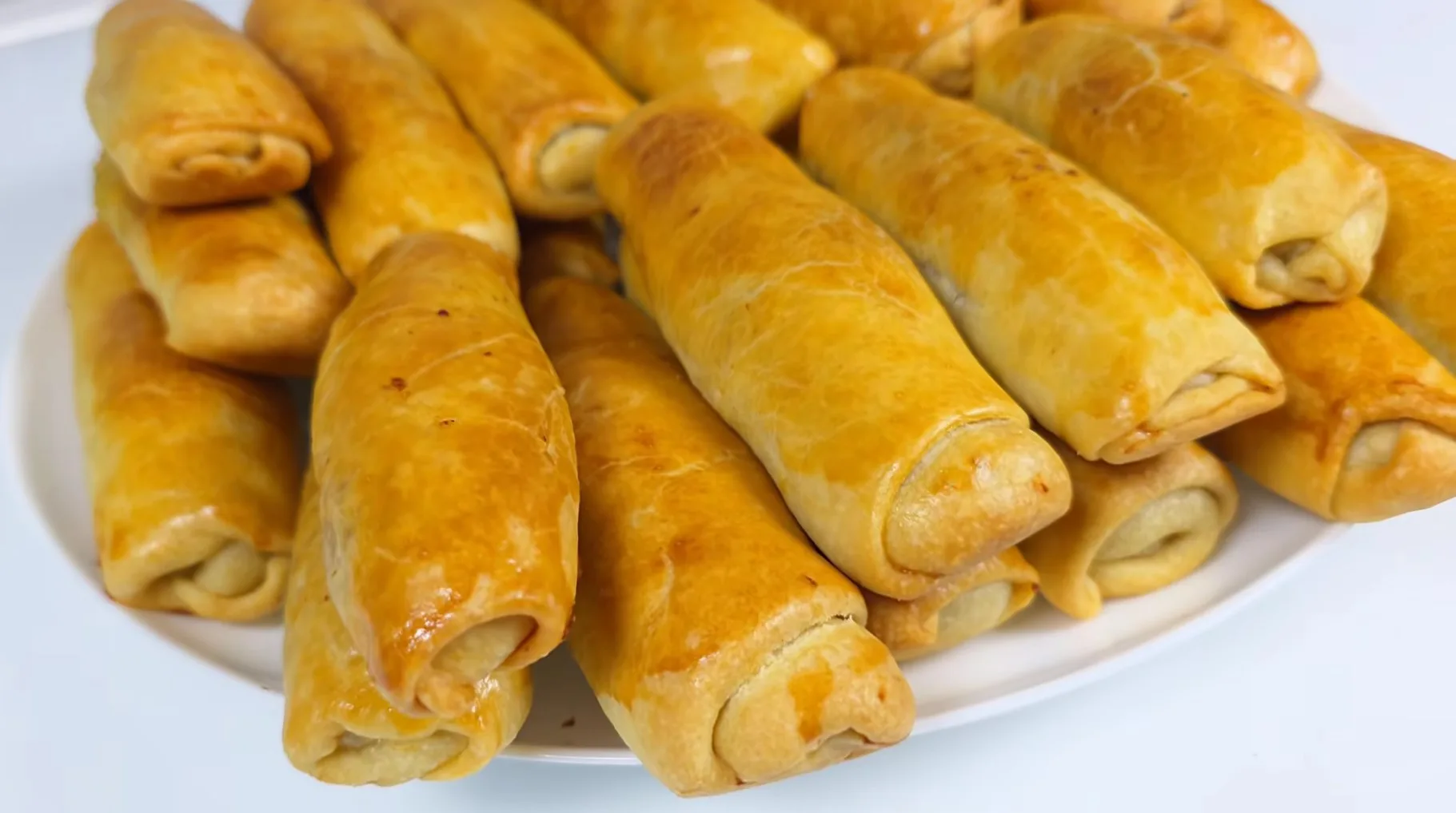 Хрустящие жареные пирожки с картошкой, грибами и мясом